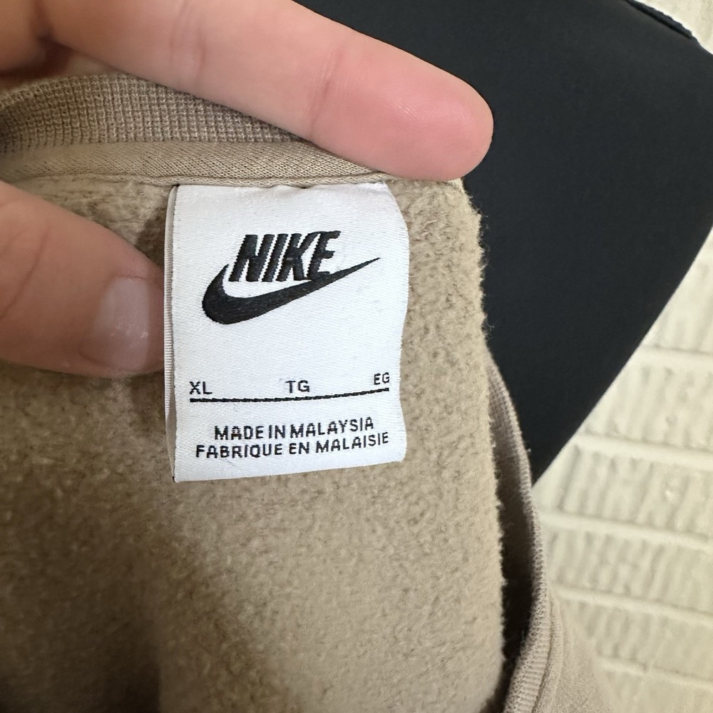 Nike Girl's Sportwear Club Fleece Crewneck Sz XL Beige Oversized Loungewear - Picture 6 of 7